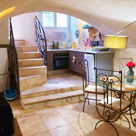 Appartement De Charme Au Coeur Du Vieil أنتيب المظهر الخارجي الصورة