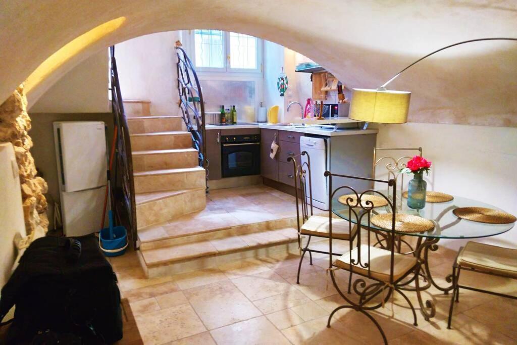 Appartement De Charme Au Coeur Du Vieil أنتيب المظهر الخارجي الصورة